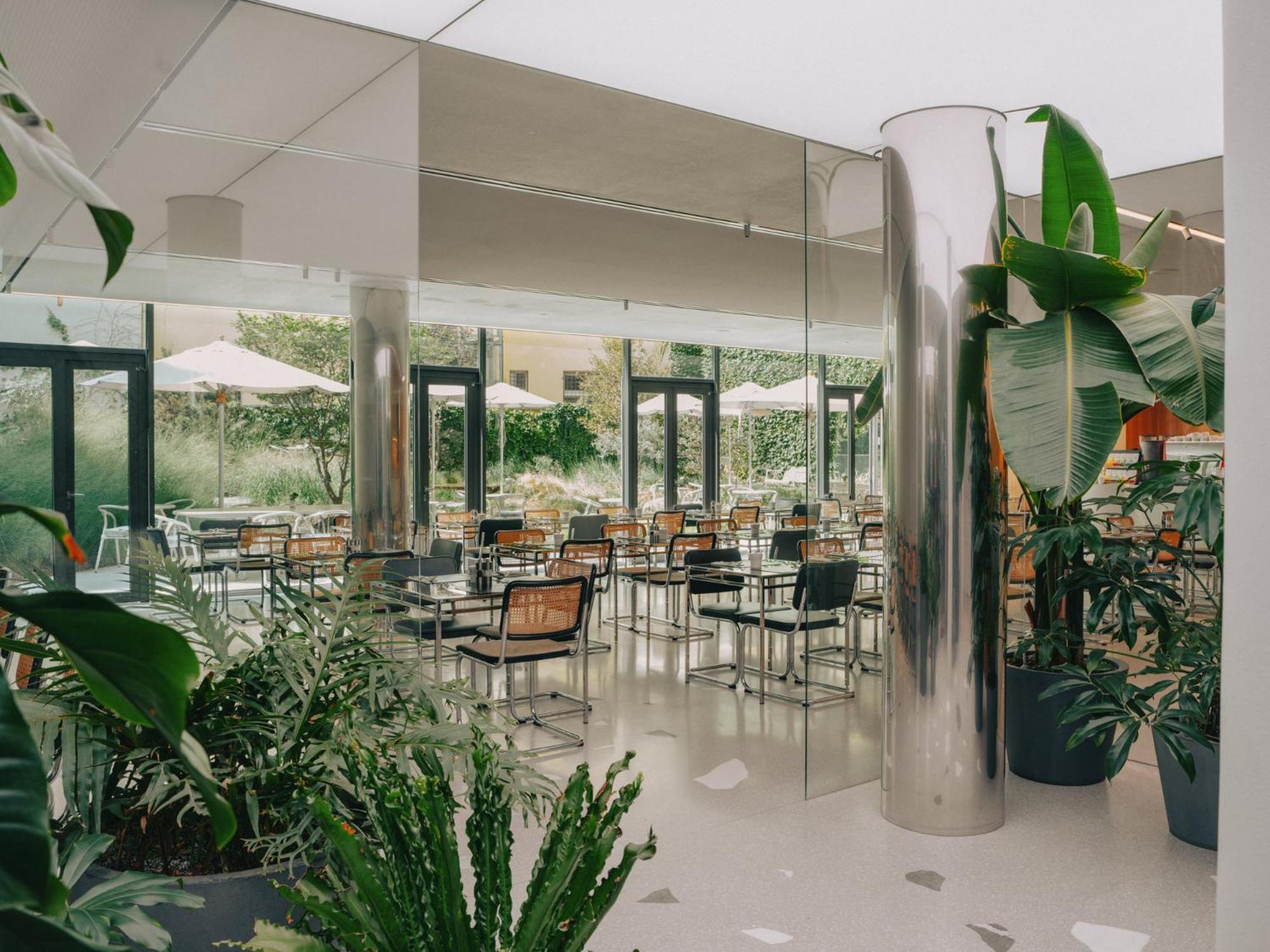 Hotel Josef — Photos 1